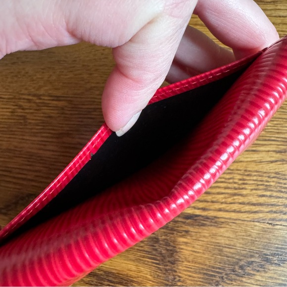 ⚡️Louis Vuitton Red Epi Pocket Organizer - Picture 3 of 13